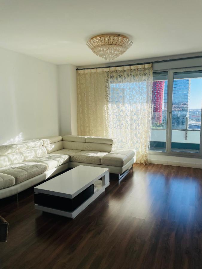 Fira De Barcelona City View Apartment With Garage Parking L'Hospitalet de Llobregat Bagian luar foto
