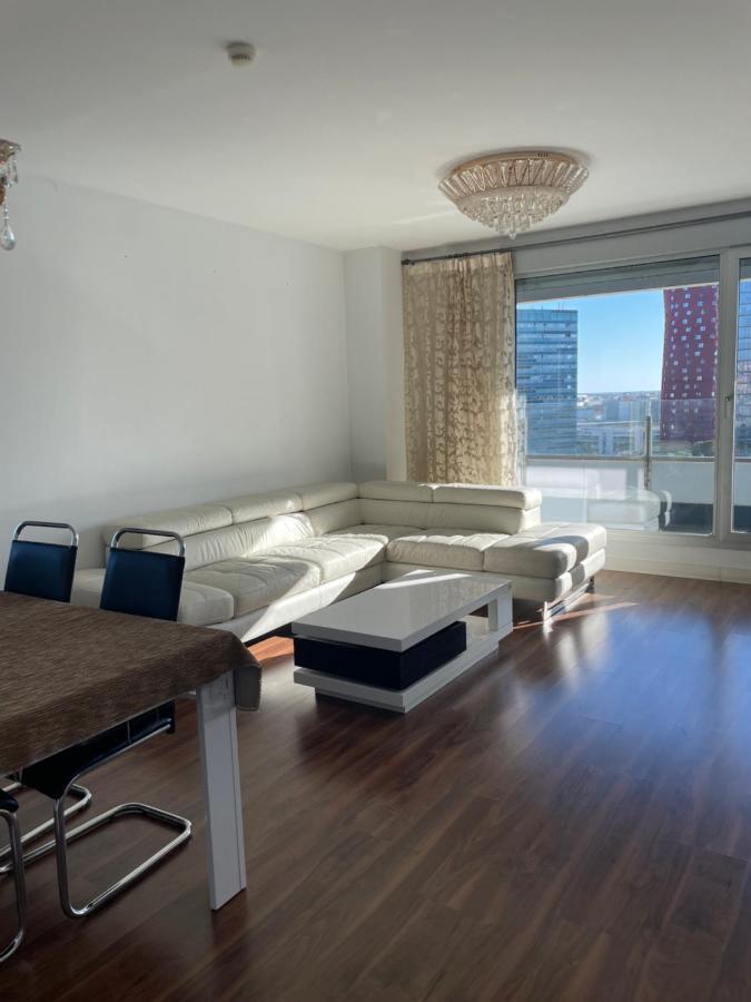Fira De Barcelona City View Apartment With Garage Parking L'Hospitalet de Llobregat Bagian luar foto