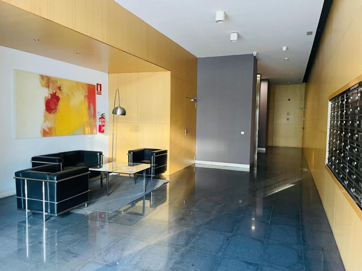 Fira De Barcelona City View Apartment With Garage Parking L'Hospitalet de Llobregat Bagian luar foto