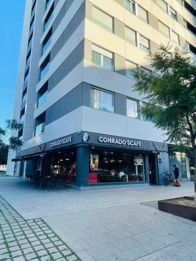 Fira De Barcelona City View Apartment With Garage Parking L'Hospitalet de Llobregat Bagian luar foto